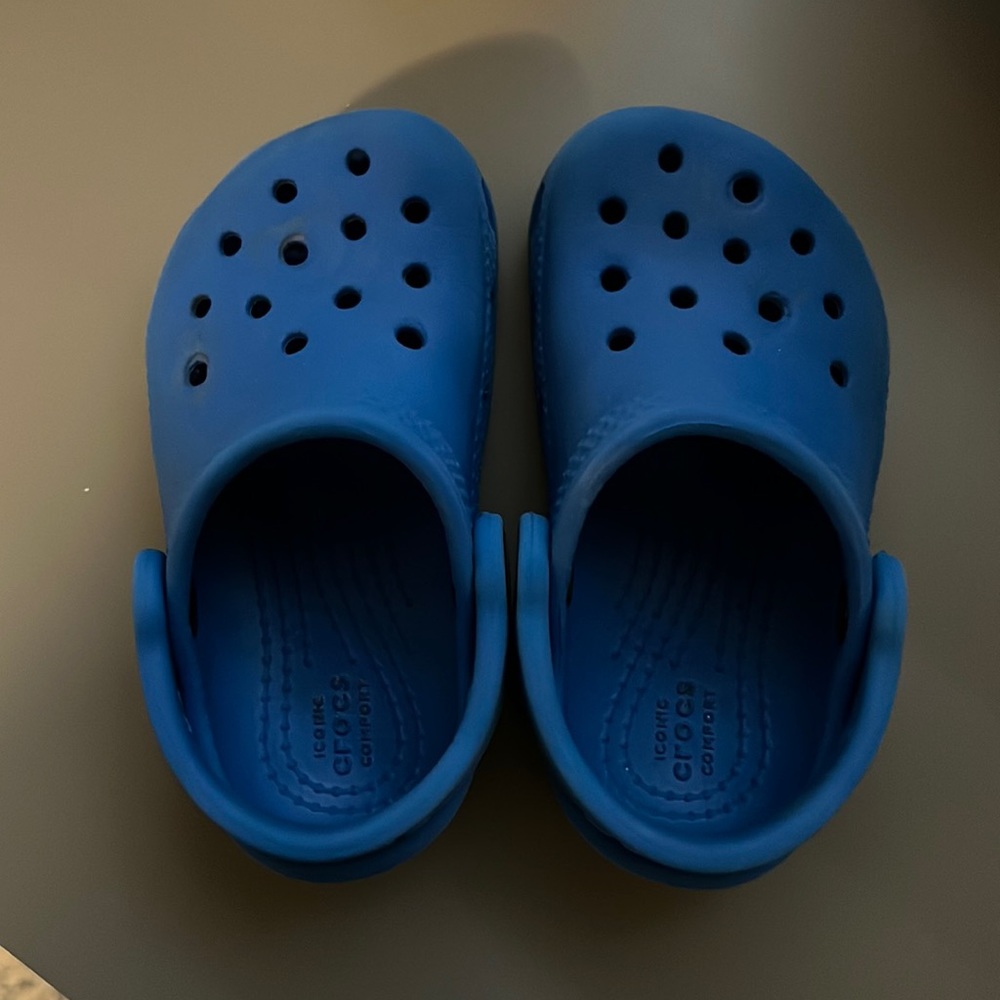 Toddler crocs